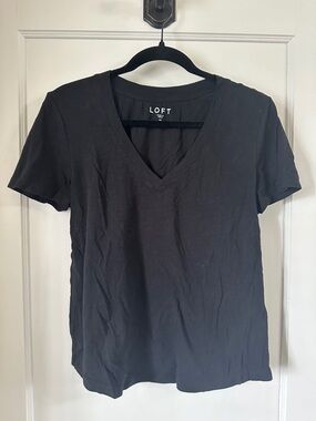 LOFT Black V-Neck Short Sleeve Tee - Simple Classic Top
